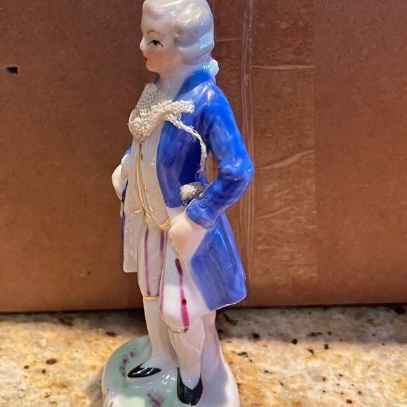 Vintage Japan Porcelain Victorian Figurine Man Blue Coat - Picture 5 of 7